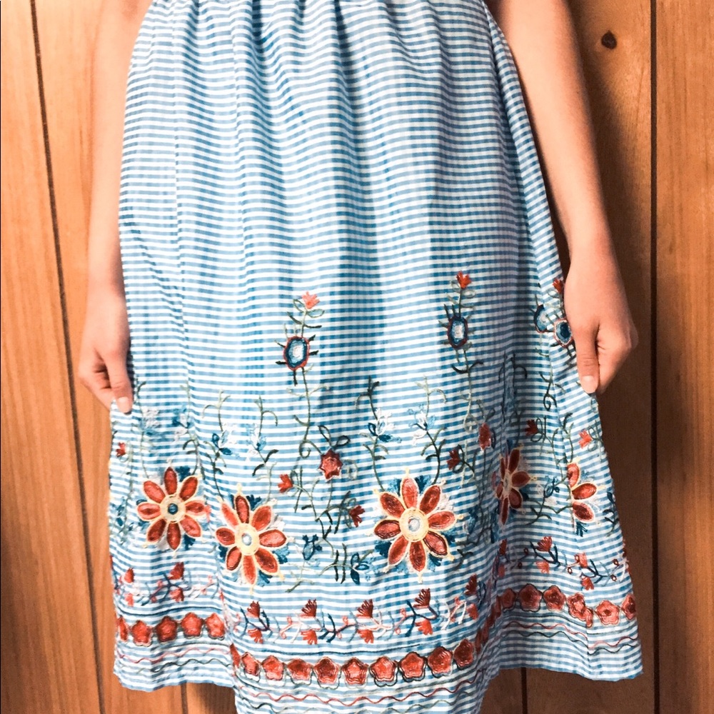 Picnic-perfect floral skirt